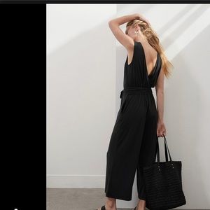 Blue:black BR jumper that can be casual or dressy.